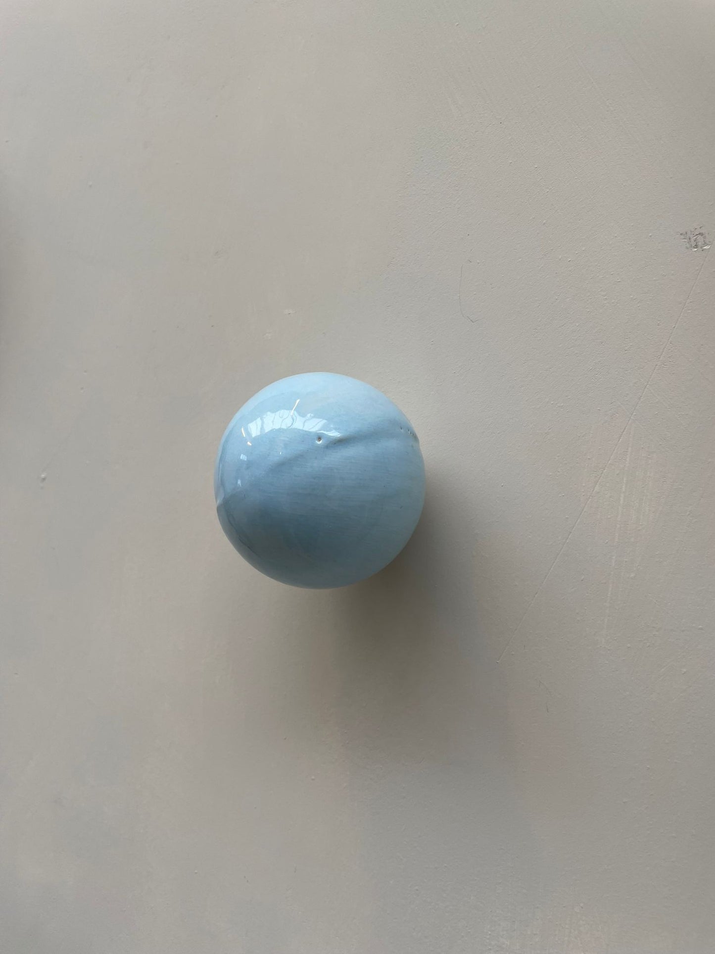 "SCULPTURE EN BOULE" Ice blue