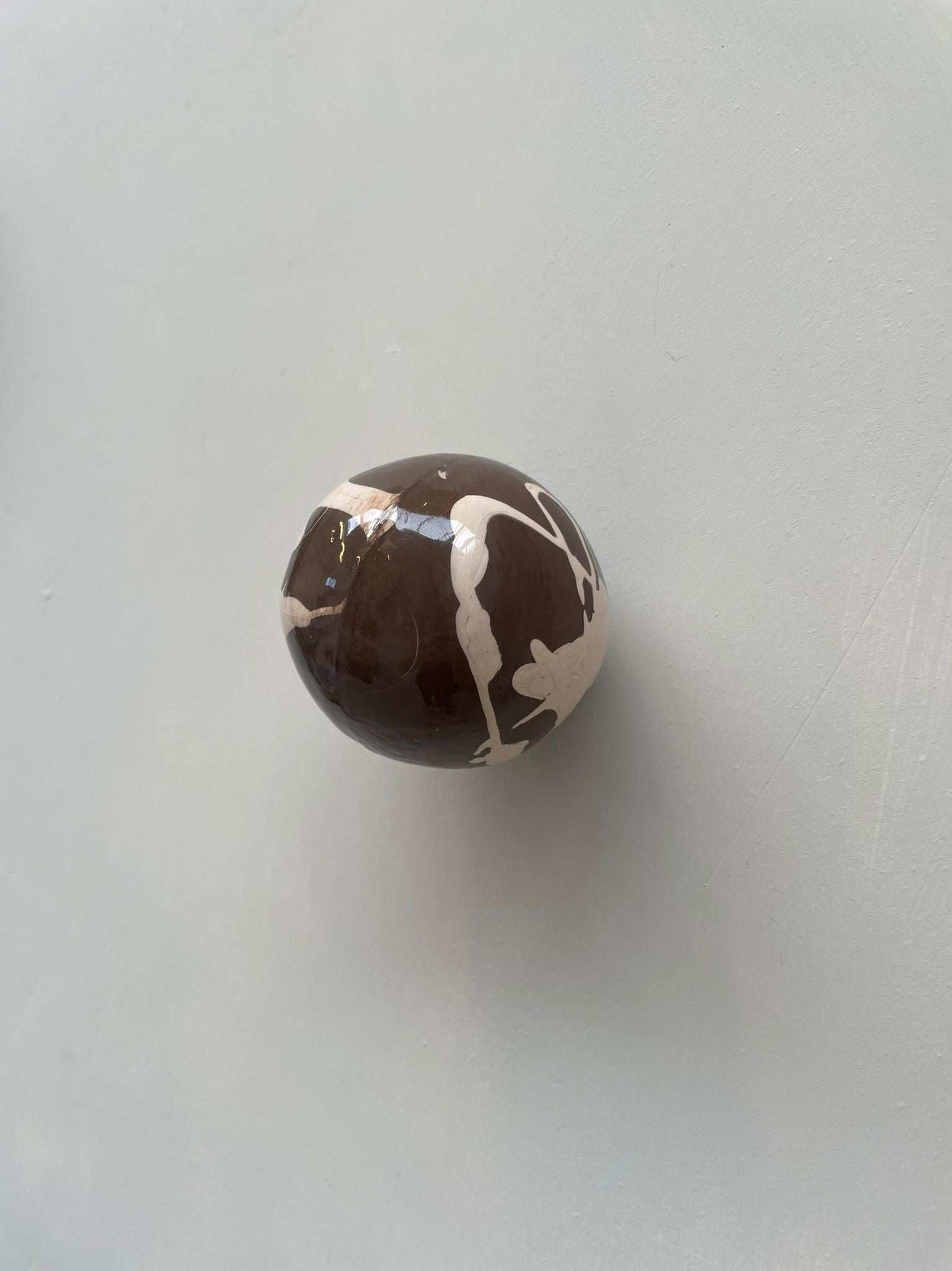 "SCULPTURE EN BOULE" Swirl 03 (brown / white)